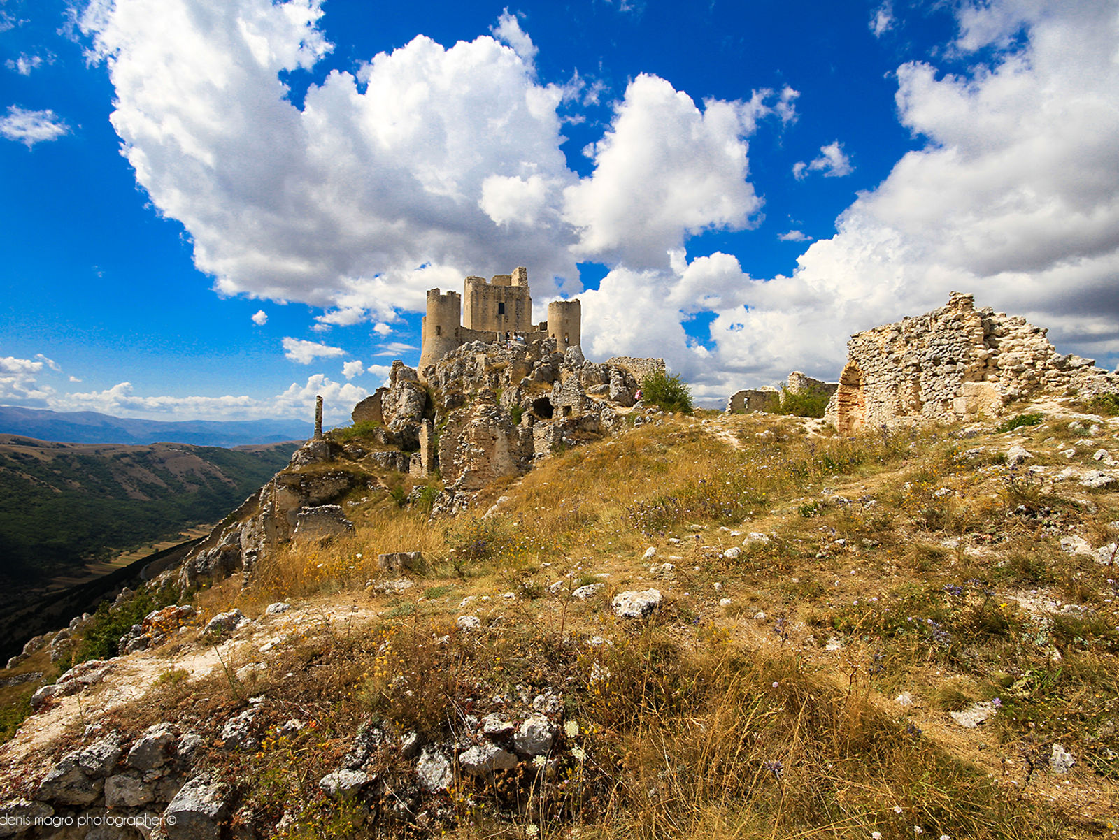 Abruzzo: Immagini ancestrali dal "Giardino d'Europa".